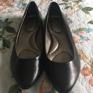 Cute black flats